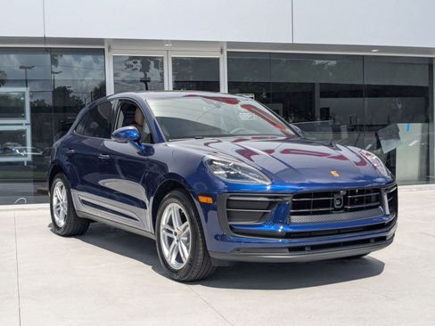Used 2025 Porsche Macan AWD/4WD image 7