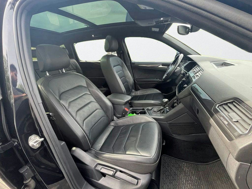 Used 2020 Volkswagen Tiguan SEL Premium R-Line w/ 3rd Row Seat Package AWD/4WD image 12
