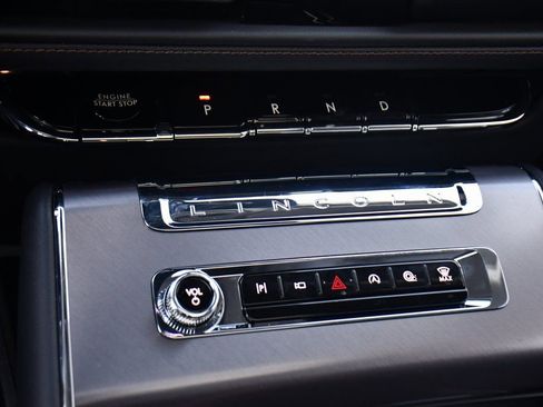 New 2026 Lincoln Aviator AWD w/ Jet Appearance Package image 30