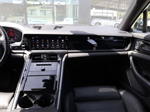 Used 2025 Porsche Panamera RWD image 26