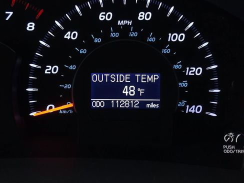 Used 2011 Toyota Camry XLE image 19