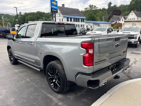 Used 2024 Chevrolet Silverado 1500 High Country w/ Technology Package AWD/4WD image 3