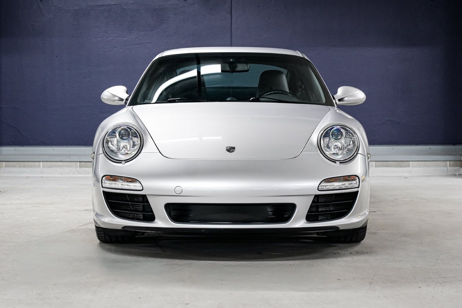 Used 2011 Porsche 911 Carrera RWD image 5