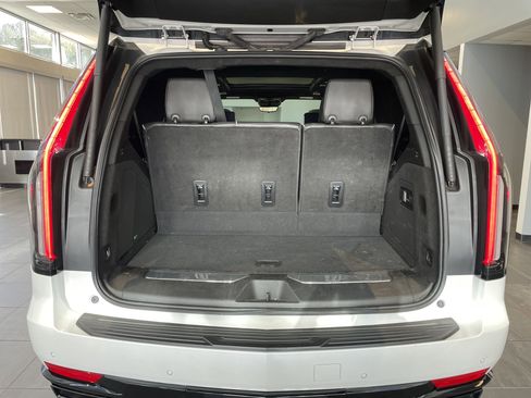 Used 2023 Cadillac Escalade Sport Platinum image 43