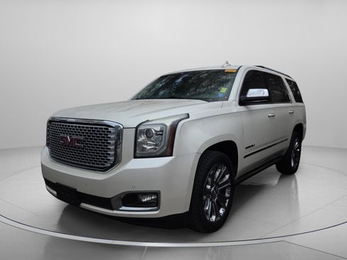 Used 2015 GMC Yukon Denali w/ Premium Package image 2