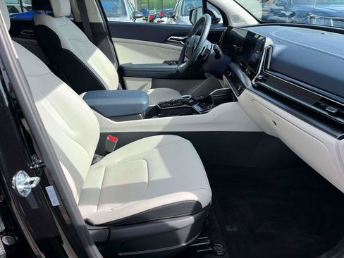Certified 2025 Kia Sportage EX AWD/4WD image 13