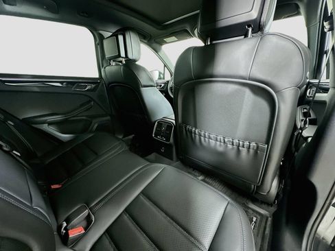 Certified 2026 Porsche Macan AWD/4WD image 30