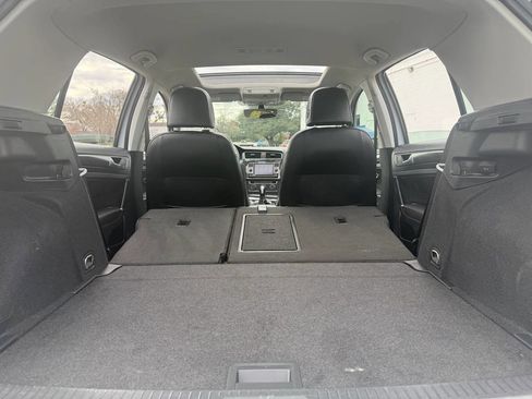 Used 2020 Volkswagen Golf 4-Door image 28