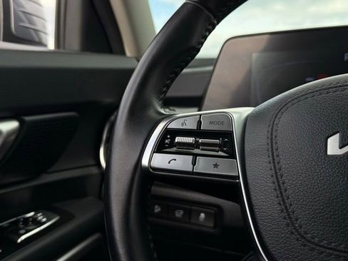 Used 2025 Kia Telluride S FWD image 10