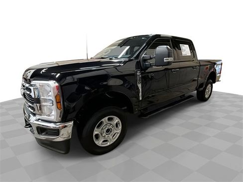 Used 2025 Ford F250 XLT image 1