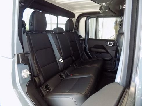 New 2026 Jeep Gladiator Sport AWD/4WD image 29