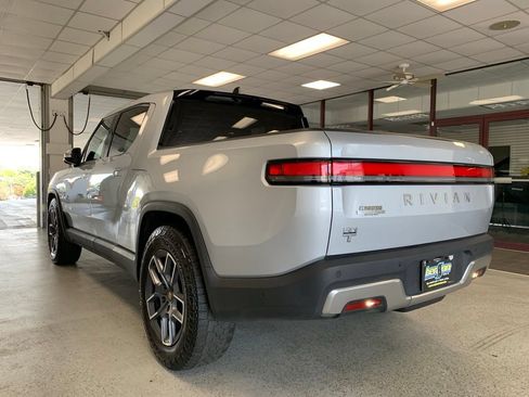 Used 2024 Rivian R1T Adventure Dual AWD/4WD image 3