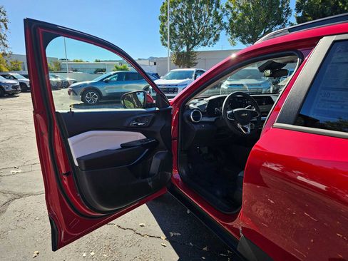 New 2026 Chevrolet Trax LT image 19