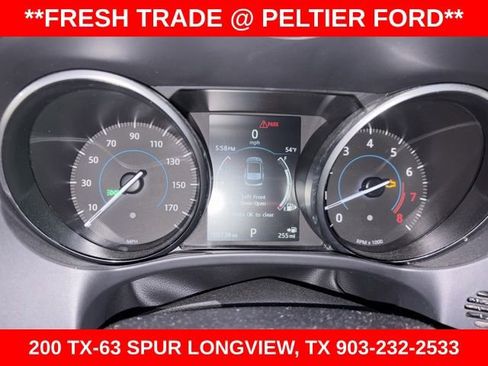 Used 2017 Jaguar F-PACE Premium image 18