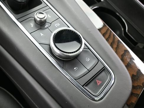 Used 2024 Cadillac Escalade ESV Premium Luxury Platinum AWD/4WD image 29