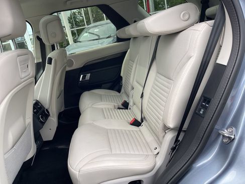 Used 2023 Land Rover Discovery S AWD/4WD image 21