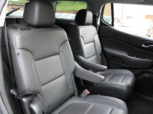 Used 2023 GMC Acadia SLT image 35