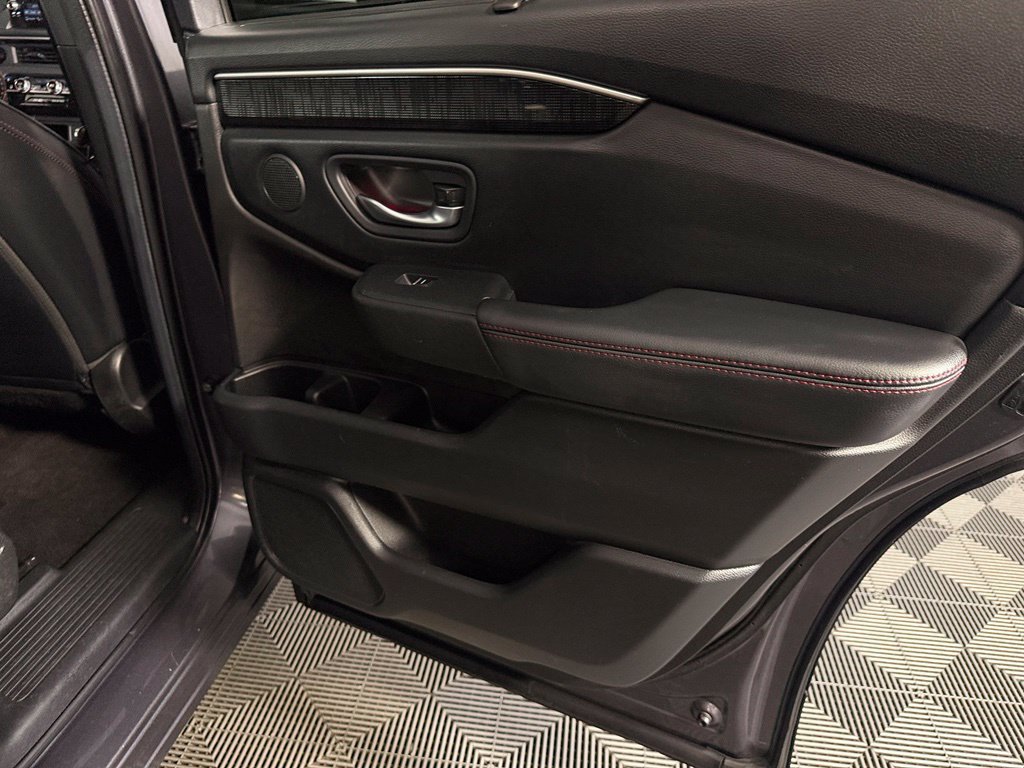 Used 2025 Honda Pilot Black Edition image 29