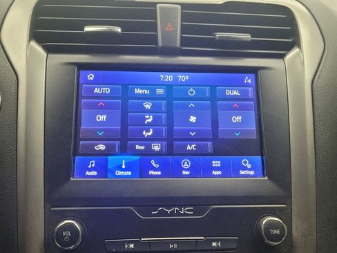 Used 2020 Ford Fusion SE image 25