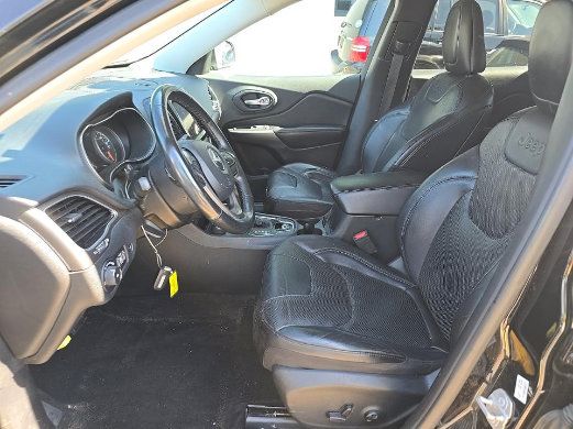 Used 2019 Jeep Cherokee Limited AWD/4WD image 3