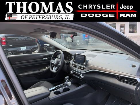 Used 2025 Nissan Altima 2.5 SV FWD image 26