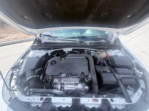 Used 2022 Chevrolet Malibu LT FWD image 33