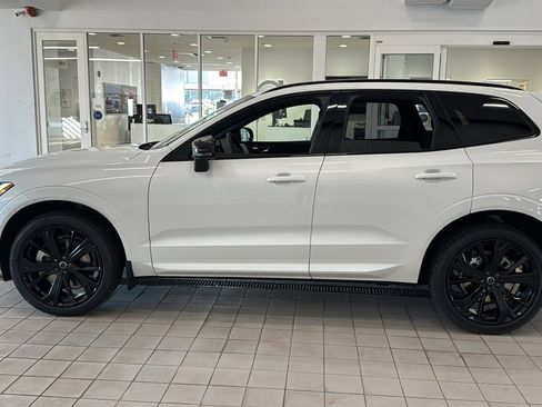 New 2026 Volvo XC60 B5 Ultra w/ Protection Package Premier image 8