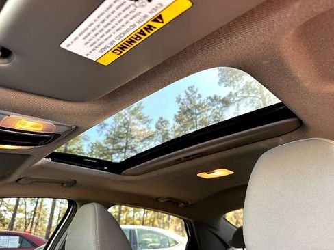 Used 2024 Hyundai Elantra SEL w/ Convenience Package image 17