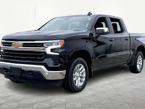 Used 2024 Chevrolet Silverado 1500 LT image 3