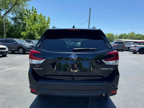 Used 2024 Subaru Forester Premium AWD/4WD image 5