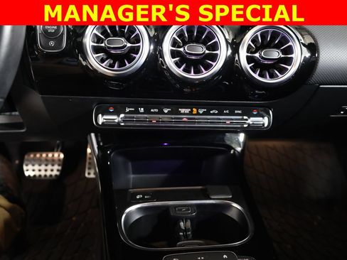 Used 2022 Mercedes-Benz CLA 250 4MATIC image 25