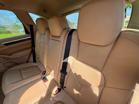 Used 2014 Porsche Cayenne AWD/4WD image 18