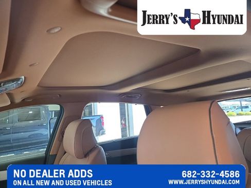 Used 2025 Genesis GV80 2.5T Prestige AWD/4WD image 10