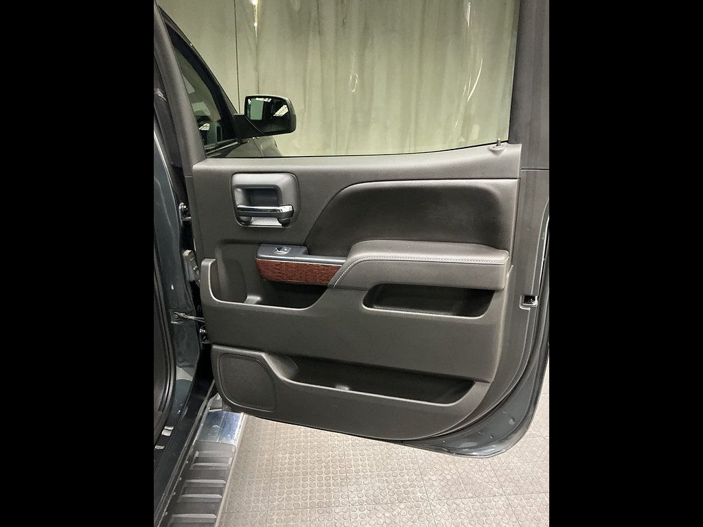 Used 2017 GMC Sierra 1500 SLT w/ SLT Premium Package AWD/4WD image 23