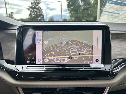 New 2026 Volkswagen Atlas SEL Premium R-Line image 18