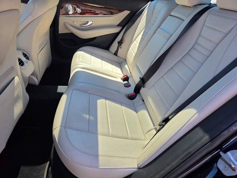 Used 2017 Mercedes-Benz E 300 4MATIC image 24