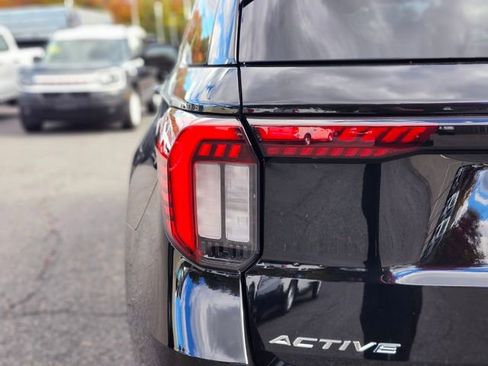 New 2026 Ford Explorer Active w/ Active Comfort Package image 9