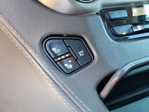 Used 2016 GMC Yukon Denali image 12