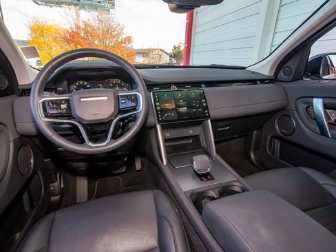 Used 2025 Land Rover Discovery Sport S image 34