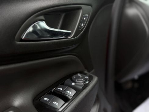 Certified 2024 Chevrolet Equinox Premier image 15