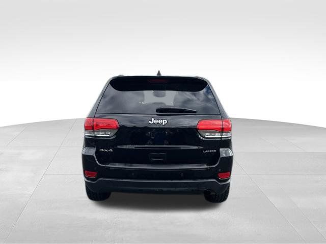Used 2019 Jeep Grand Cherokee Laredo w/ Security & Convenience Group AWD/4WD image 4
