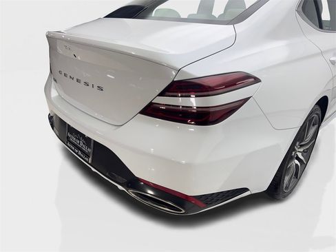 Used 2025 Genesis G70 2.5T image 18