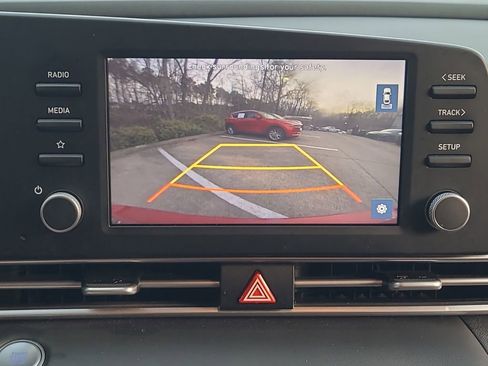 Used 2023 Hyundai Elantra SEL image 23