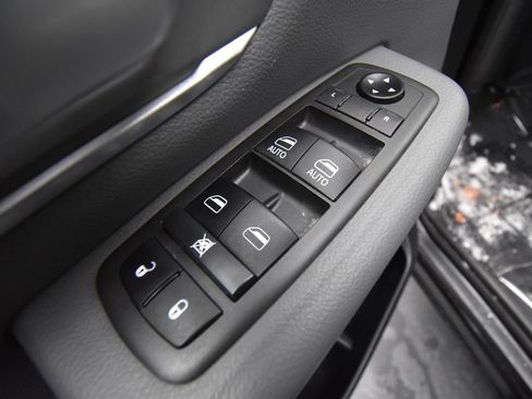 Used 2021 RAM 1500 Big Horn image 13