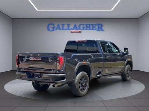 Used 2024 GMC Sierra 3500 AT4 w/ Technology Package AWD/4WD image 4