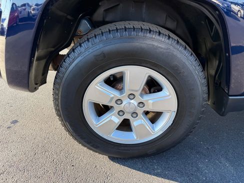 Used 2012 Jeep Liberty Sport image 42