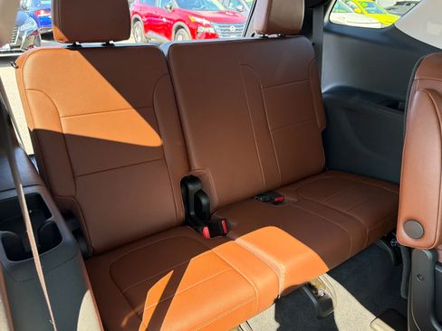 Certified 2021 Chevrolet Traverse High Country AWD/4WD image 32