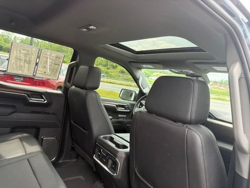 Used 2024 GMC Sierra 1500 Denali w/ Technology Package AWD/4WD image 16