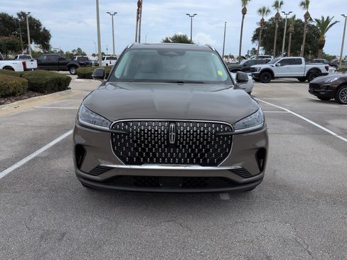Certified 2026 Lincoln Aviator Reserve AWD/4WD image 9