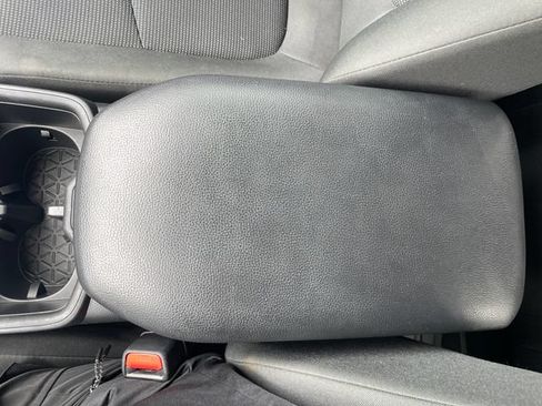 Used 2024 Toyota RAV4 LE AWD/4WD image 17